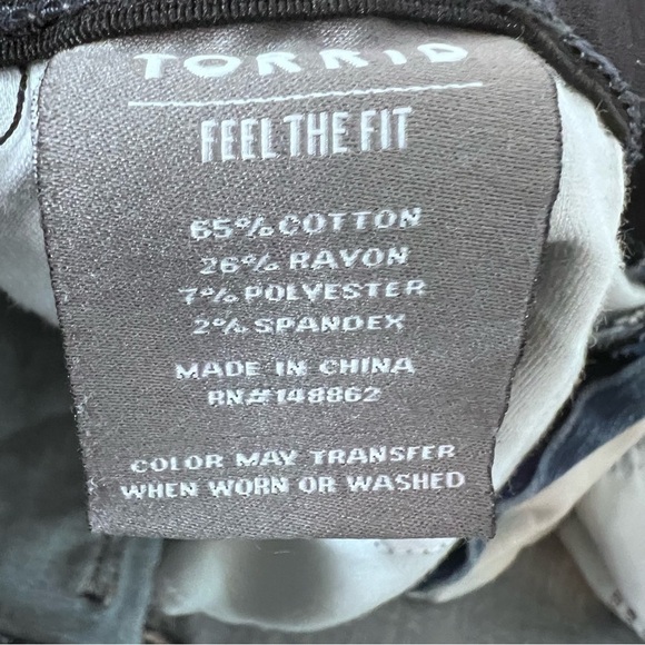 Torrid Denim Cut off Jean Shorts Size 20 - Picture 8 of 9